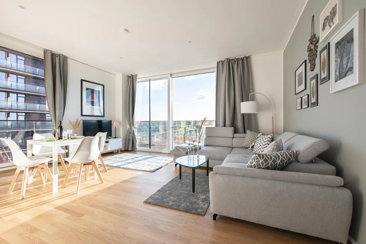 New Luxury Apartment Overlooking Viena 0*,