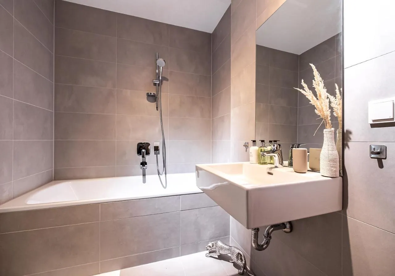New Luxury Apartment Overlooking Vienna