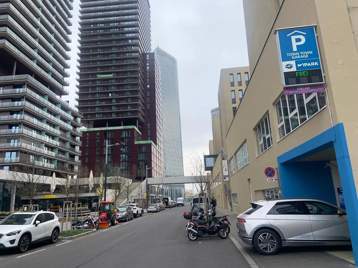 New Luxury Apartment Overlooking 维也纳